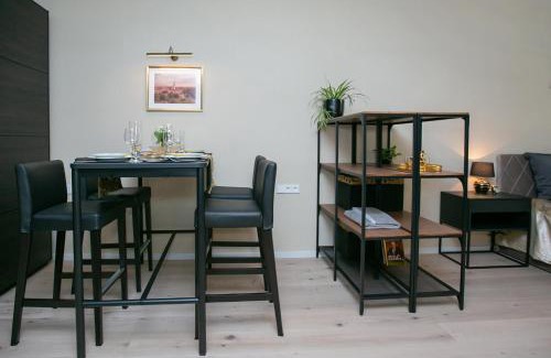 Tatari Apartment | Explore Das Appartement Tallinn - 4-Star Rated Gem!