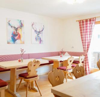Pettneu am Arlberg House | Discover Das Astrid: Pet-Friendly with Top Amenities