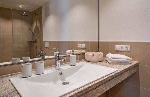 Hagnau Apartment | Family-Friendly Retreat at das Blum - Rated 9.3/10!