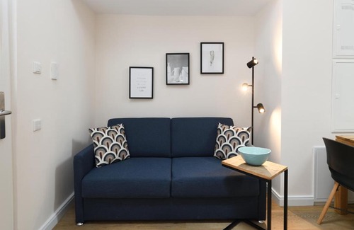 Heppenheim Apartment | Discover Das schiefe Haus: Pet & Child Friendly Retreat