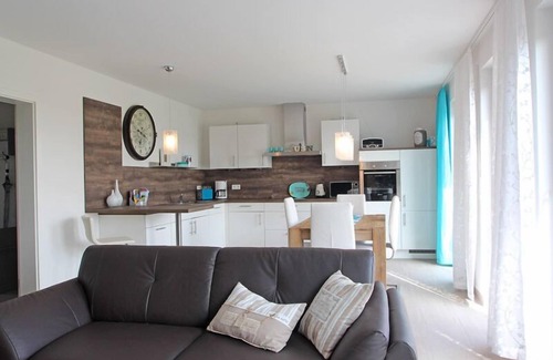 Blengow House | Cozy Retreat with Spa & Family-Friendly Amenities