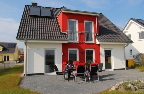 Blengow House | Cozy Retreat with Spa & Family-Friendly Amenities