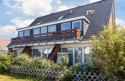 Wenningstedt-Braderup Apartment | Discover Das Quartier 18: A Welcoming Oasis with Spa & Pool