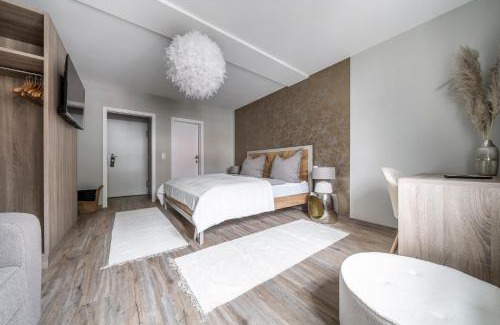 Bad Toelz Hotel | Discover das Dietmanns: Pet-Friendly Retreat with Dining