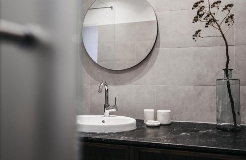 Leibnitz Apartment | Top-Rated Das Dietrich - Family-Friendly Studio Retreat