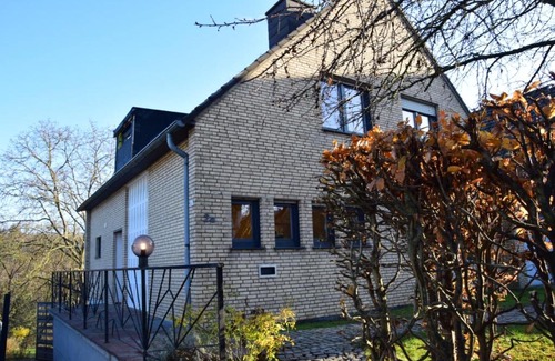 Obermaubach House | Discover Das Eifelfels: Top-Rated Stay with Hot Tub