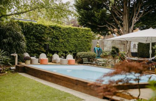 Rust House | Pet-Friendly Retreat at Hotel Drahteselböck with Ocean Views