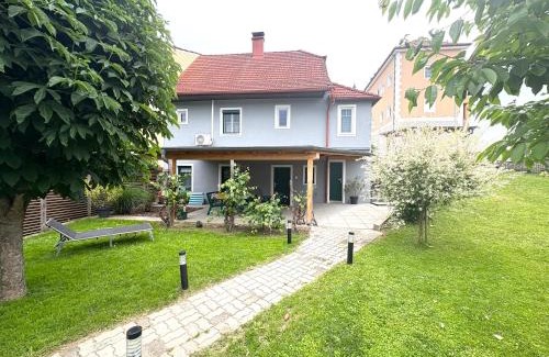 Guessing House | Discover Das Ferienhaus: Top-Rated Family Retreat Awaits