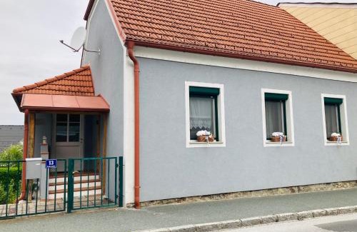 Guessing House | Discover Das Ferienhaus: Top-Rated Family Retreat Awaits