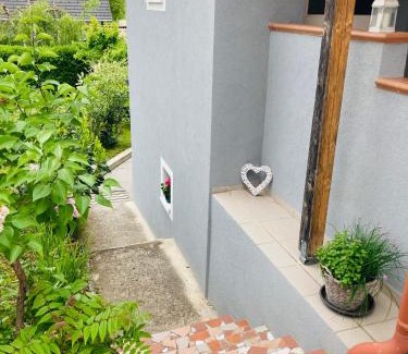 Guessing House | Discover Das Ferienhaus: Top-Rated Family Retreat Awaits