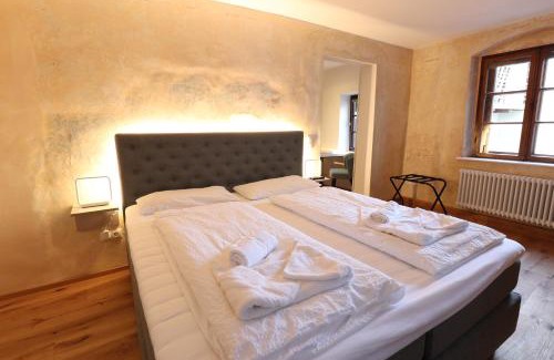 Kaufbeuren Hotel | Discover Das Fischer Boardinghouse KF: Pet & Child Friendly Stay