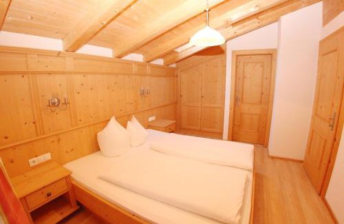 Alpbach House | Inviting Das GÄSTEHAUS SCHNEIDER: Pet-Friendly Retreat