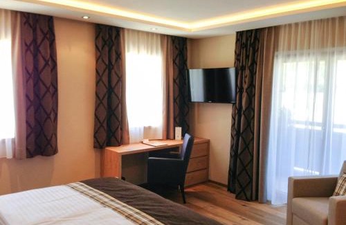 Hollersbach im Pinzgau Hotel | Inviting Dorfhotel Kaltenhauser with Oceanfront Views