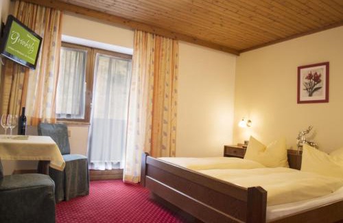 Muehlbach Am Hochkoenig Apartment | Experience Das Grünholz Aparthotel with Oceanfront Bliss