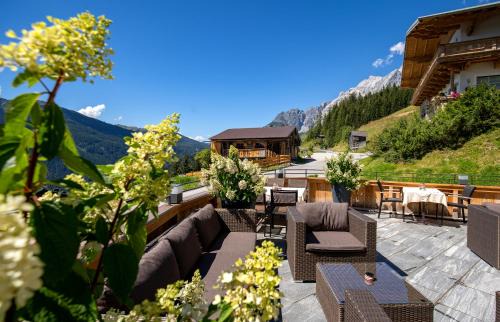 Muehlbach Am Hochkoenig Apartment | Experience Das Grünholz Aparthotel with Oceanfront Bliss