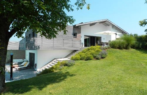Altmuenster House | Experience Das Grasberghaus: Family-Friendly Retreat with Pool