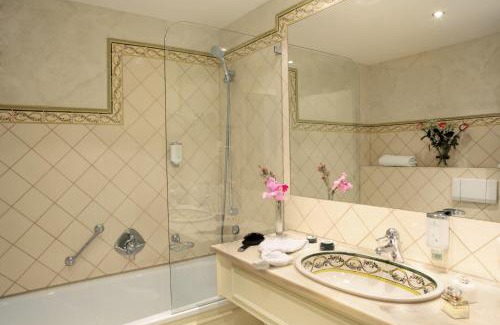 Hartenstein Hotel | Tranquil Escape at Romantik Hotel Jagdhaus Waldidyll