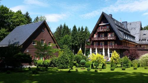 Hartenstein Hotel | Tranquil Escape at Romantik Hotel Jagdhaus Waldidyll