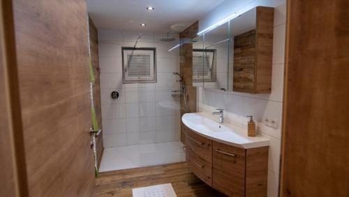 Bad Aussee Apartment | Oceanfront DAS JOHANN Apartments in Ausseerland - Guest Rated 9.8