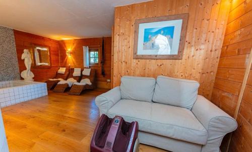 Kitzbuehel Ski Chalet | Experience Das Kitz - deLuxe Chalet Valerie with Spa & Dining