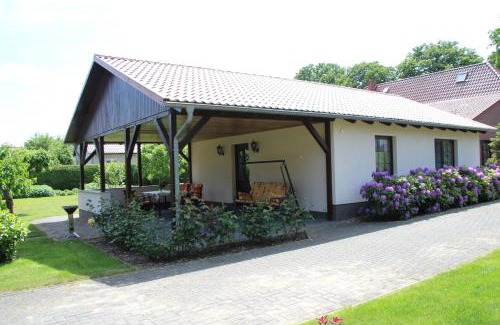 Muritz House | Cozy Getaway: Child-Friendly Retreat with Excellent Ratings