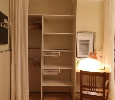 Wahring Apartment | Cozy Das Kleine Haus - Vintage Apartment in the Courtyard