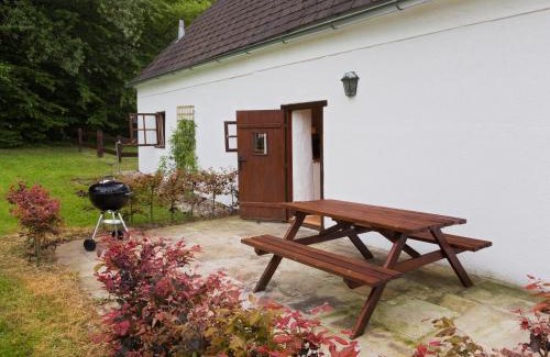 Steinakirchen am Forst House | Experience Tranquility at Laffelberghaus with Ocean Views