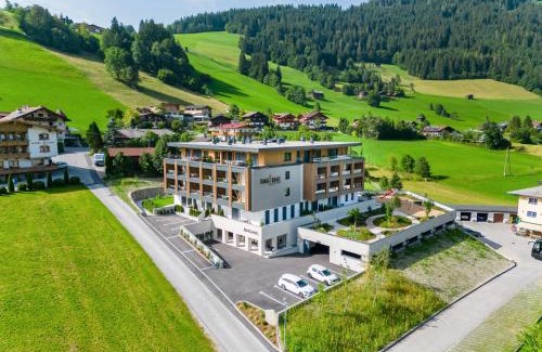 Muhlthal Apartment | Discover Das Lenz: Pet-Friendly Retreat with Pool Access