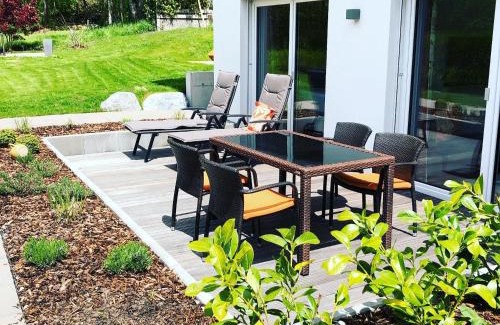 Dalaas Apartment | Oceanfront DAS Max: Family-Friendly with 9.2/10 Rating