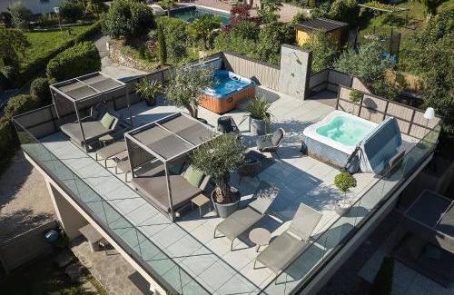Caldaro Sulla Strada del Vino Hotel | Top-Rated Das Panorama Dependance with Oceanfront Amenities