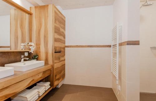 Lofer Apartment | Family-Friendly Retreat at Das Rendlgut Top 5 - Rated 9.6