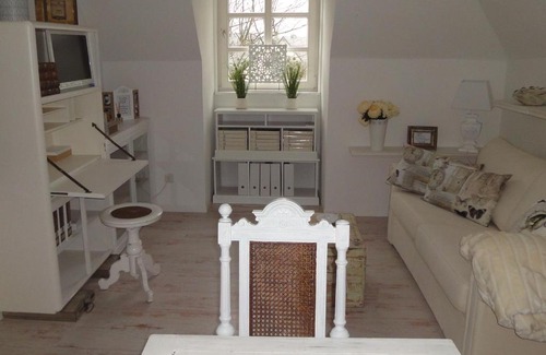 Nuttlar Apartment | Discover Das Torhaus at Schloss Schellenstein - Family-Friendly