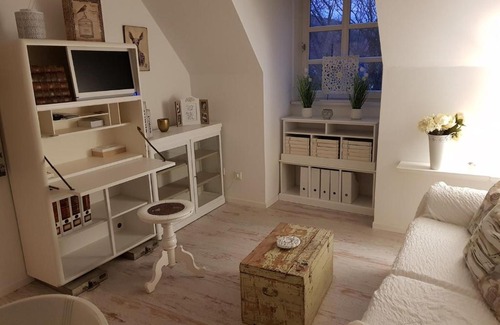 Nuttlar Apartment | Discover Das Torhaus at Schloss Schellenstein - Family-Friendly