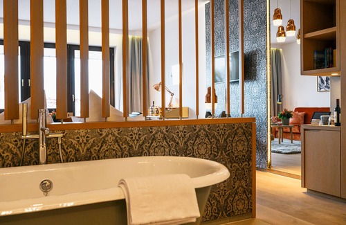 Traunkirchen Hotel | Explore Das Traunsee: 4-Star Stay with Spa & Pool