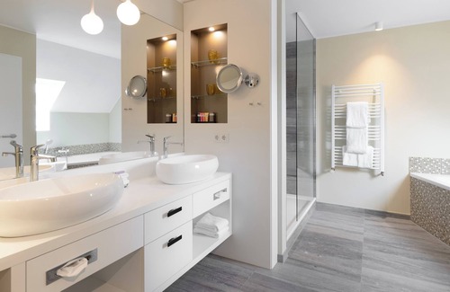 Sprockhoevel Hotel | Experience DAS VESPER: Family-Friendly with Top Amenities