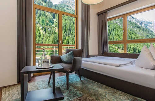 Mandarfen Hotel | Discover Hotel Vier Jahreszeiten: 4-Star Comfort & Spa