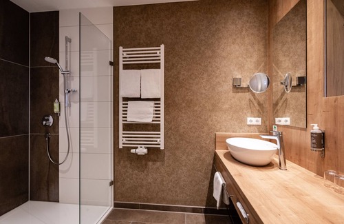 Marktoberdorf Hotel | Discover Das Weitblick Allgäu: Eco-Friendly Retreat Awaits
