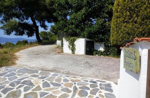 Ormos Panagias Apartment | Explore Dasea Houses: Pet-Friendly Stay with Kitchen Access