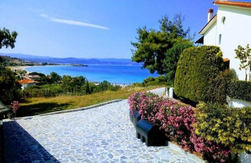 Ormos Panagias Apartment | Explore Dasea Houses: Pet-Friendly Stay with Kitchen Access