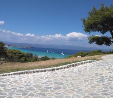 Ormos Panagias Apartment | Explore Dasea Houses: Pet-Friendly Stay with Kitchen Access