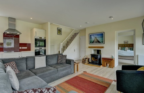 Lynton Cottage | Experience Dashel Cottage: Guest Rated 9.8, Pet-Friendly Stay