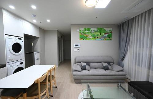 Bongmyeong-dong Apartment | Family-Friendly Dasi 2: A Comforting Stay Awaits