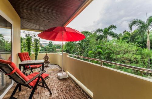 North Pattaya Apartment | Beachfront Dasiri Apartment with Pool & Hot Tub Amenities