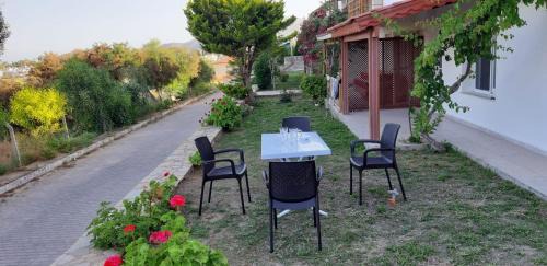 Datca Apartment | Oceanfront Retreat: Datça Muhteşem Ev 1 for Families