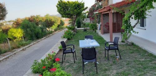 Datca Apartment | Oceanfront Retreat: Datça Muhteşem Ev 1 for Families
