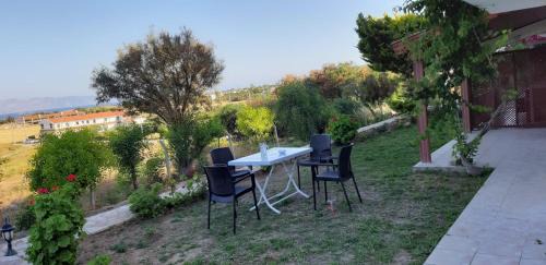 Datca Apartment | Oceanfront Retreat: Datça Muhteşem Ev 1 for Families