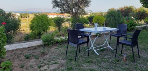 Datca Apartment | Oceanfront Retreat: Datça Muhteşem Ev 1 for Families