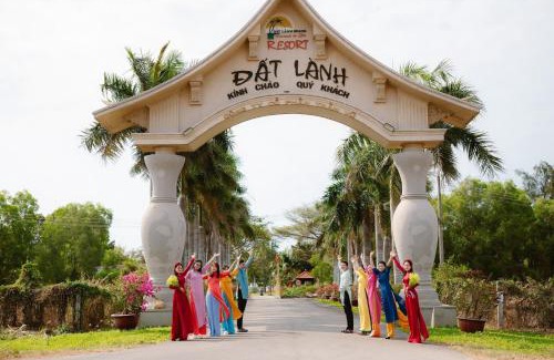 La Gi Hotel | Discover Dat Lanh Beach Resort with Private Beach Access