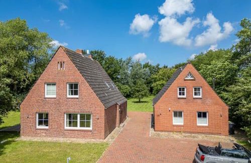 Tumlauer Koog House | Dat-Luette-Huus: Family-Friendly Retreat with Kitchen Access