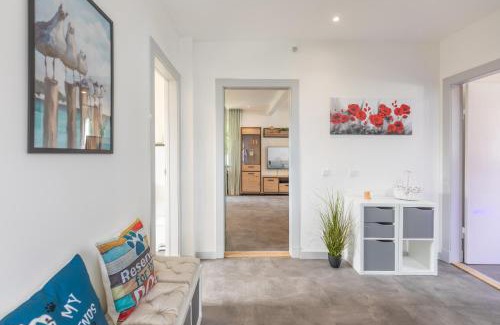 Osterhusum House | Discover Dat Witte Hus am Friedrichberg: Family & Pet-Friendly